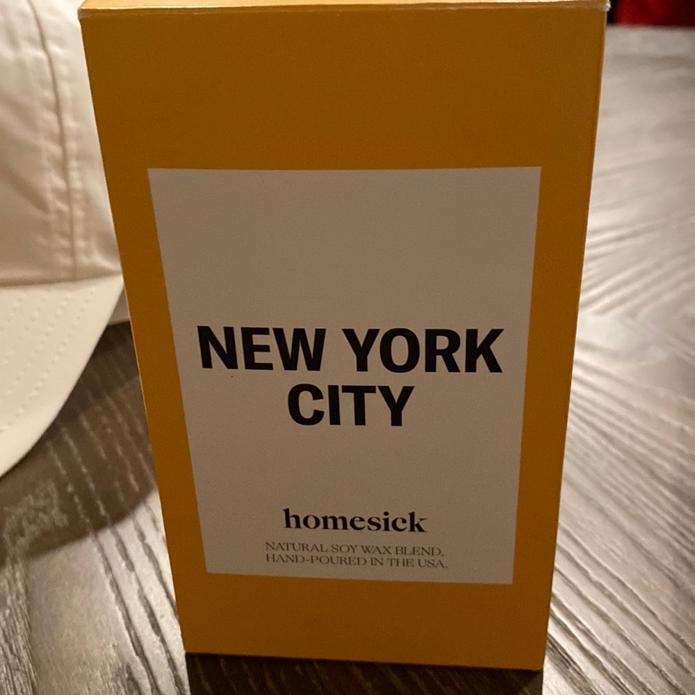 NEW Homesick New York City candle